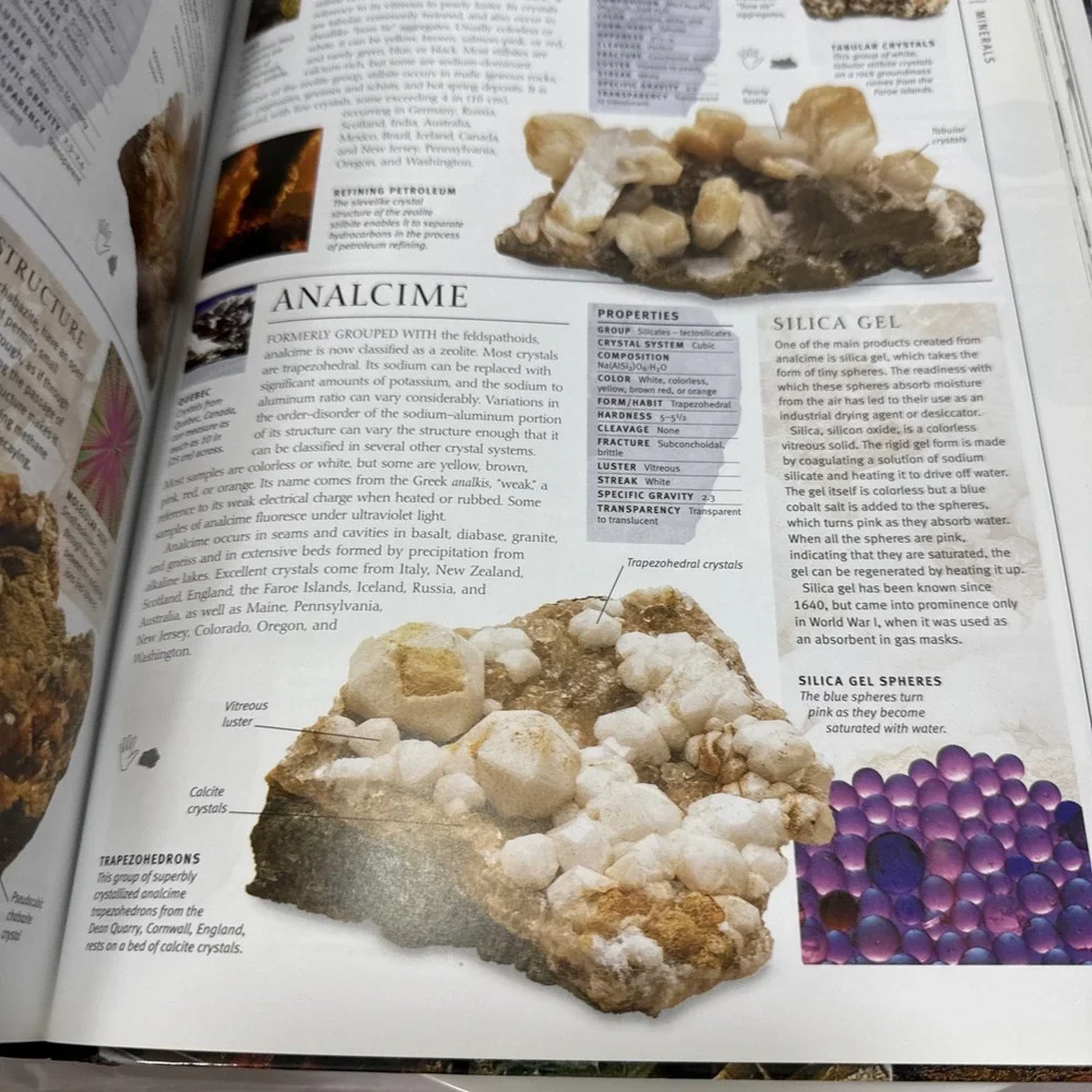 Rock & Gem Definitive Guide Rocks Minerals Gems Fossils Smithsonian DK Book